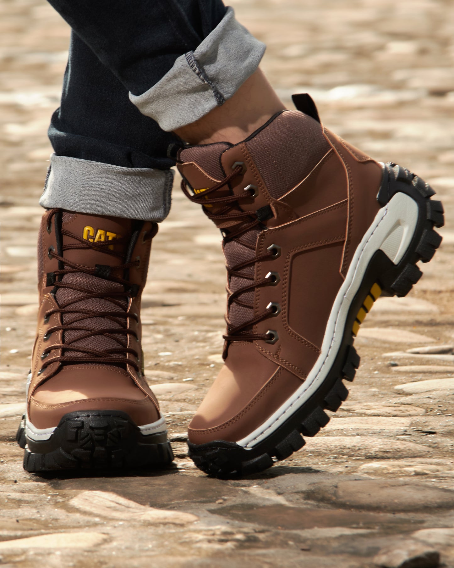 Bota Cat Titan Ridge