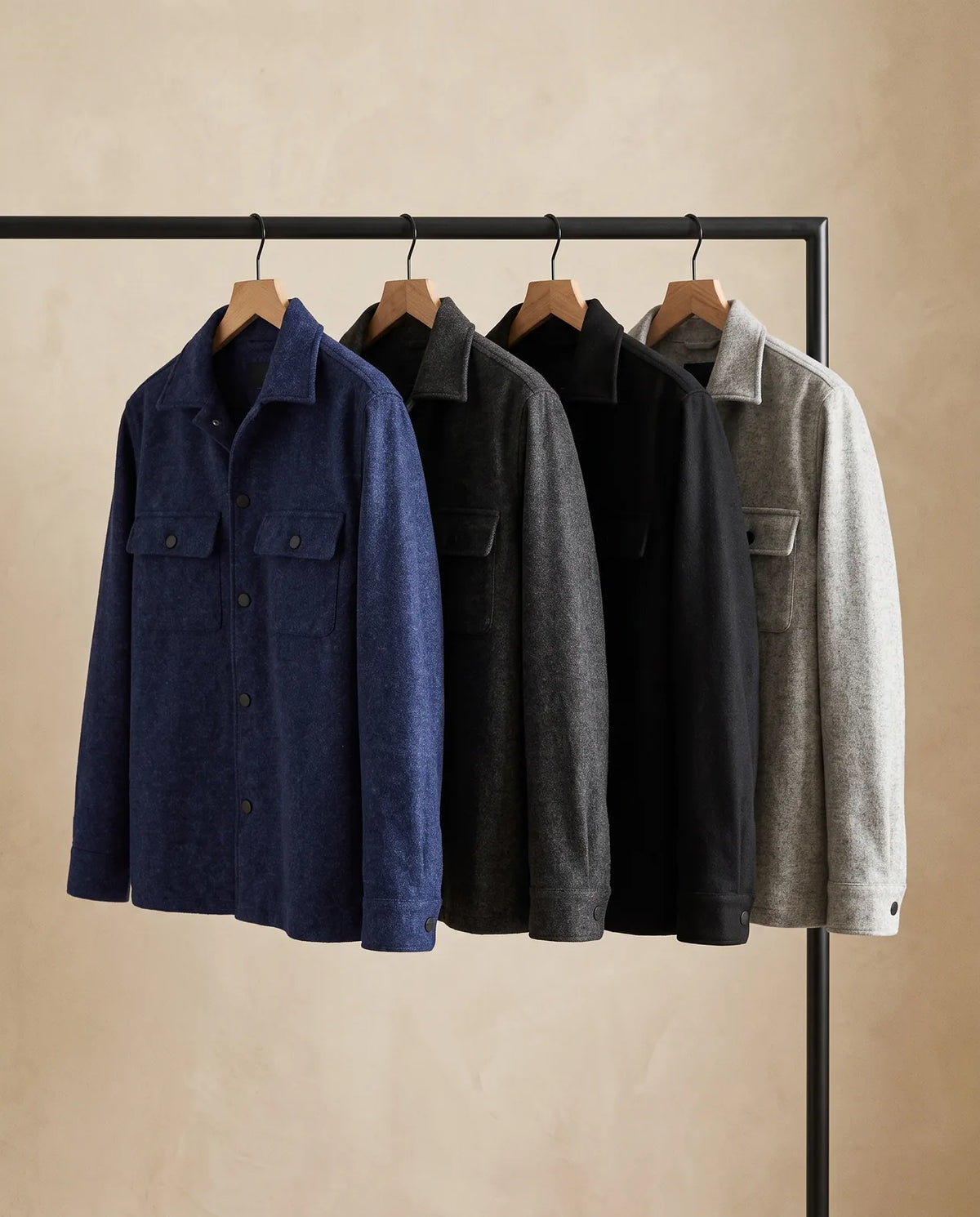 Chaqueta camisera de paño en azul oscuro, gris oscuro, negro y gris claro